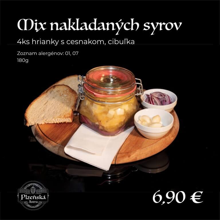 mix nakladaných syrov